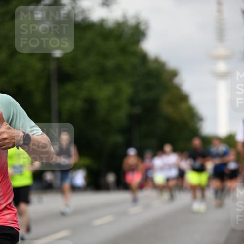 29.06.2025 - hella hamburg halbmarathon Dr. Thomas Lammeyer http://msf.ph/oto/8182875 29.06.2025 10:10:30 Kennedybrücke 1766, 1830, 1936, 1981, 2471, 2624, 3062, 4542, 4666, 5431, 6014, 7741, 8051, 8290, 8744, 10214, 10736, 10781, 10886 meine-sportfotos.de