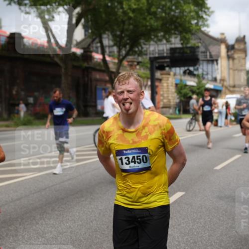 29.06.2025 - hella hamburg halbmarathon Yannick Fuchs http://msf.ph/oto/8182885 29.06.2025 10:43:16 20KM 1094, 1342, 1381, 1452, 1476, 2260, 2592, 2596, 3060, 3985, 4183, 4185, 4847, 4890, 5705, 6158, 6389, 7067, 8302, 8821, 9038, 9213, 9348, 9649, 9661, 10053, 10184, 10859, 10860, 11340, 11451, 11519, 11579, 11679, 11779, 12094, 12421, 12533, 12690, 13009, 13183, 13233, 13269, 13450, 13962, 14033, 15384, 15422, 15784, 15857, 15894, 16369, 16592, 16627, 17173, 17395, 17632, 17745, 17855, 17982, 18598, 18873, 18887 meine-sportfotos.de