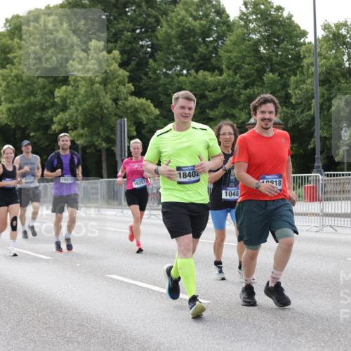 29.06.2025 - hella hamburg halbmarathon Jannik Wohlers http://msf.ph/oto/8182911 29.06.2025 10:23:07 Lombardsbrücke 1048, 1304, 1362, 4391, 4728, 5160, 5406, 6747, 7029, 7820, 9715, 11300, 11798, 11879, 12874, 14265, 14510, 14512, 14821, 15709, 16185, 16251, 16331, 17199, 18070, 18071, 18089, 18332, 18402, 18818, 18865 meine-sportfotos.de