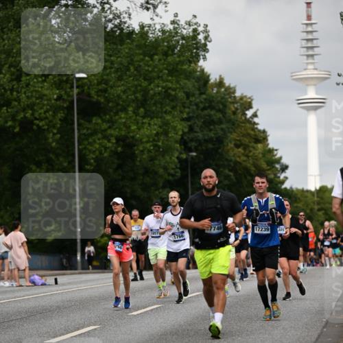 29.06.2025 - hella hamburg halbmarathon Dr. Thomas Lammeyer http://msf.ph/oto/8182947 29.06.2025 10:10:34 Kennedybrücke 1766, 1830, 1936, 1981, 4542, 4550, 4666, 5431, 5951, 8051, 8290, 8744, 8960, 10214, 10736, 10781, 10886 meine-sportfotos.de