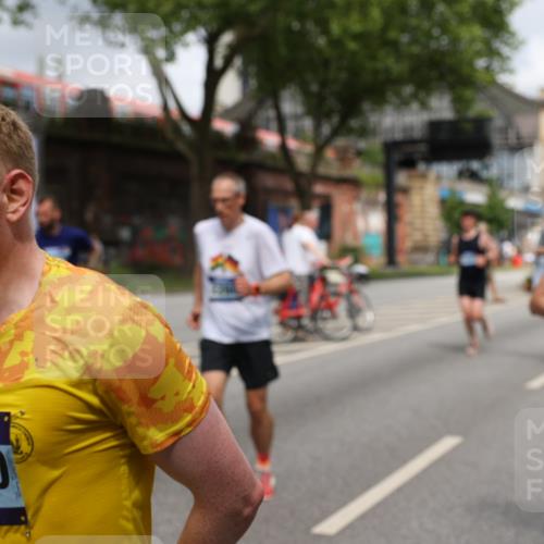 29.06.2025 - hella hamburg halbmarathon Yannick Fuchs http://msf.ph/oto/8182949 29.06.2025 10:43:17 20KM 1094, 1342, 1381, 1452, 1476, 2260, 2592, 2596, 2706, 3060, 3985, 4183, 4185, 4847, 4890, 5705, 6158, 6389, 7067, 8302, 8821, 9038, 9213, 9348, 9649, 9661, 9695, 10053, 10184, 10859, 10860, 11340, 11519, 11579, 11679, 11779, 12094, 12421, 12533, 12690, 13009, 13183, 13233, 13269, 13450, 13688, 13962, 14033, 15384, 15422, 15857, 15894, 16369, 16592, 16627, 17173, 17395, 17632, 17745, 17855, 18598, 18842, 18873, 18887 meine-sportfotos.de