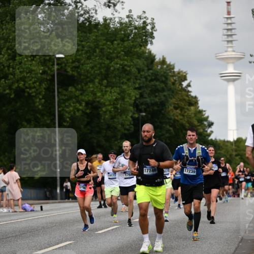 29.06.2025 - hella hamburg halbmarathon Dr. Thomas Lammeyer http://msf.ph/oto/8182967 29.06.2025 10:10:34 Kennedybrücke 1766, 1830, 1936, 1981, 4542, 4550, 4666, 5431, 5951, 8051, 8290, 8744, 8960, 10214, 10736, 10781, 10886 meine-sportfotos.de