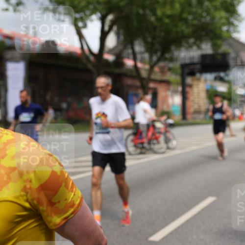29.06.2025 - hella hamburg halbmarathon Yannick Fuchs http://msf.ph/oto/8182970 29.06.2025 10:43:17 20KM 1094, 1342, 1381, 1452, 1476, 2260, 2592, 2596, 2706, 3060, 3985, 4183, 4185, 4847, 4890, 5705, 6158, 6389, 7067, 8302, 8821, 9038, 9213, 9348, 9649, 9661, 9695, 10053, 10184, 10859, 10860, 11340, 11519, 11579, 11679, 11779, 12094, 12421, 12533, 12690, 13009, 13183, 13233, 13269, 13450, 13688, 13962, 14033, 15384, 15422, 15857, 15894, 16369, 16592, 16627, 17173, 17395, 17632, 17745, 17855, 18598, 18842, 18873, 18887 meine-sportfotos.de