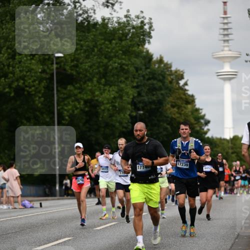 29.06.2025 - hella hamburg halbmarathon Dr. Thomas Lammeyer http://msf.ph/oto/8182977 29.06.2025 10:10:34 Kennedybrücke 1766, 1830, 1936, 1981, 4542, 4550, 4666, 5431, 5951, 8051, 8290, 8744, 8960, 10214, 10736, 10781, 10886 meine-sportfotos.de
