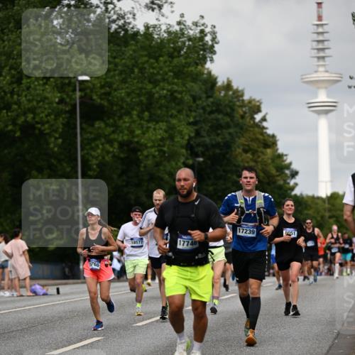 29.06.2025 - hella hamburg halbmarathon Dr. Thomas Lammeyer http://msf.ph/oto/8183011 29.06.2025 10:10:35 Kennedybrücke 1766, 1830, 1936, 1981, 4542, 4550, 4666, 5431, 5951, 8051, 8290, 8744, 8960, 10214, 10736, 10886 meine-sportfotos.de