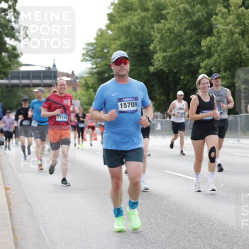 29.06.2025 - hella hamburg halbmarathon Jannik Wohlers http://msf.ph/oto/8183021 29.06.2025 10:23:08 Lombardsbrücke 1048, 1304, 1362, 4391, 4646, 4728, 5160, 5406, 6747, 7029, 7820, 9715, 11300, 11793, 11879, 12874, 14265, 14510, 14512, 15709, 16185, 16251, 16331, 17199, 18070, 18071, 18089, 18332, 18402, 18818, 18865 meine-sportfotos.de