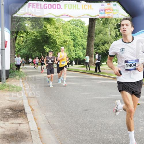 29.06.2025 - hella hamburg halbmarathon MichiJ http://msf.ph/oto/8183023 29.06.2025 10:17:44 Zwischen KM18-KM19 1122, 2604, 12529, 15576, 15583, 17354, 19042 meine-sportfotos.de