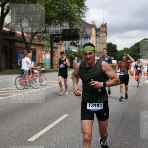 29.06.2025 - hella hamburg halbmarathon Yannick Fuchs http://msf.ph/oto/8183025 29.06.2025 10:43:17 20KM 1094, 1342, 1381, 1452, 1476, 2260, 2592, 2596, 2706, 3060, 3985, 4183, 4185, 4847, 4890, 5705, 6158, 6389, 7067, 8302, 8821, 9038, 9213, 9348, 9649, 9661, 9695, 10053, 10184, 10859, 10860, 11340, 11519, 11579, 11679, 11779, 12094, 12421, 12533, 12690, 13009, 13183, 13233, 13269, 13450, 13688, 13962, 14033, 15384, 15422, 15857, 15894, 16369, 16592, 16627, 17173, 17395, 17632, 17745, 17855, 18598, 18842, 18873, 18887 meine-sportfotos.de
