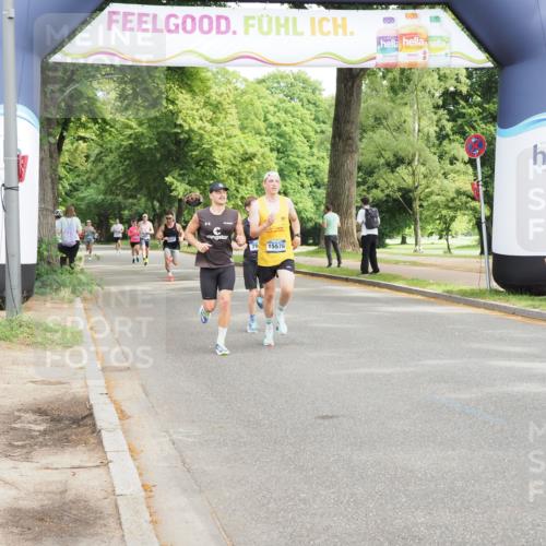 29.06.2025 - hella hamburg halbmarathon MichiJ http://msf.ph/oto/8183085 29.06.2025 10:17:44 Zwischen KM18-KM19 1122, 2604, 12529, 15576, 15583, 17354, 19042 meine-sportfotos.de