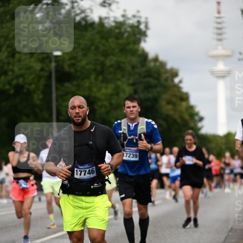 29.06.2025 - hella hamburg halbmarathon Dr. Thomas Lammeyer http://msf.ph/oto/8183136 29.06.2025 10:10:36 Kennedybrücke 1766, 1830, 1936, 1981, 4542, 4550, 4666, 5431, 5951, 8051, 8290, 8744, 8960, 10214, 10736, 10886 meine-sportfotos.de