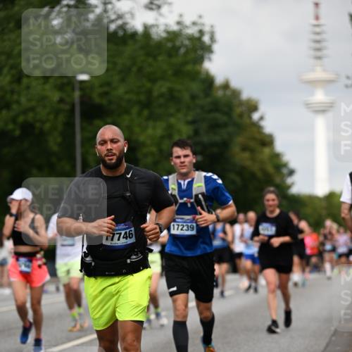 29.06.2025 - hella hamburg halbmarathon Dr. Thomas Lammeyer http://msf.ph/oto/8183163 29.06.2025 10:10:37 Kennedybrücke 1766, 1830, 1936, 1981, 4542, 4550, 4666, 5431, 5951, 8051, 8290, 8744, 8960, 10214, 10736, 10886 meine-sportfotos.de