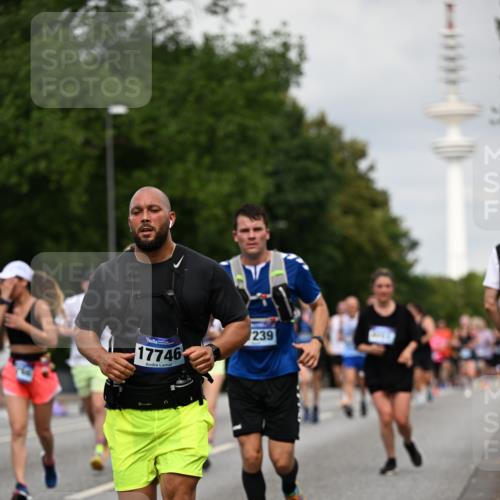 29.06.2025 - hella hamburg halbmarathon Dr. Thomas Lammeyer http://msf.ph/oto/8183182 29.06.2025 10:10:37 Kennedybrücke 1766, 1830, 1936, 1981, 4542, 4550, 4666, 5431, 5951, 8051, 8290, 8744, 8960, 10214, 10736, 10886 meine-sportfotos.de