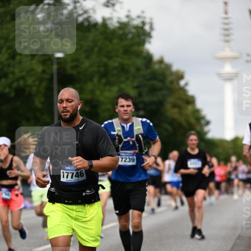 29.06.2025 - hella hamburg halbmarathon Dr. Thomas Lammeyer http://msf.ph/oto/8183228 29.06.2025 10:10:37 Kennedybrücke 1766, 1830, 1936, 1981, 4542, 4550, 4666, 5431, 5951, 8051, 8290, 8744, 8960, 10214, 10736, 10886 meine-sportfotos.de