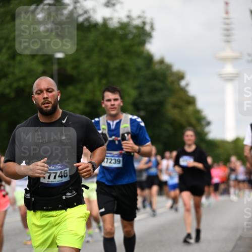 29.06.2025 - hella hamburg halbmarathon Dr. Thomas Lammeyer http://msf.ph/oto/8183271 29.06.2025 10:10:37 Kennedybrücke 1766, 1830, 1936, 1981, 4542, 4550, 4666, 5431, 5951, 8051, 8290, 8744, 8960, 10214, 10736, 10886 meine-sportfotos.de