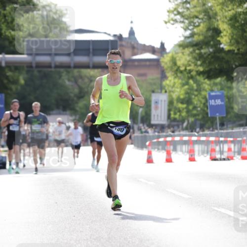 29.06.2025 - hella hamburg halbmarathon Jannik Wohlers http://msf.ph/oto/8183321 29.06.2025 09:43:04 Lombardsbrücke 1271, 2180, 6090, 7380, 9565, 9767, 10867, 13374, 14757, 15483, 15671, 18328, 18693, 18695, 18989 meine-sportfotos.de