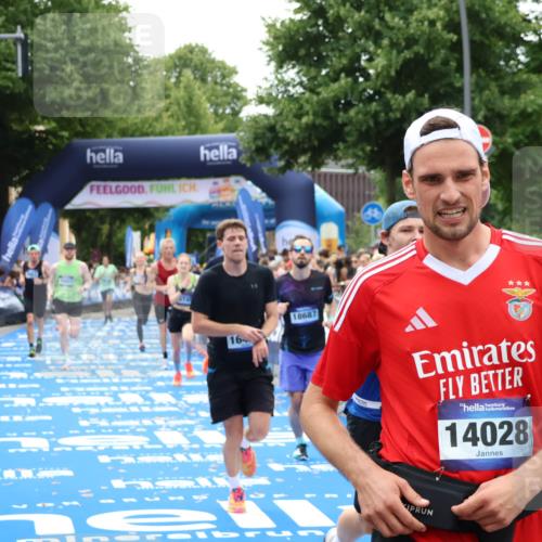 29.06.2025 - hella hamburg halbmarathon Zöllner http://msf.ph/oto/8183324 29.06.2025 10:32:56 Ziel 4463, 4749, 6358, 10453, 12290, 13686, 16425, 18687, 19059 meine-sportfotos.de