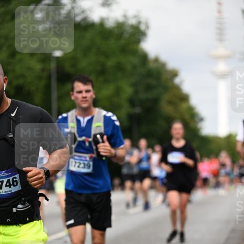 29.06.2025 - hella hamburg halbmarathon Dr. Thomas Lammeyer http://msf.ph/oto/8183331 29.06.2025 10:10:38 Kennedybrücke 1766, 1936, 1981, 4542, 4550, 4666, 5431, 5951, 8051, 8744, 8960, 10214, 10736, 10886 meine-sportfotos.de