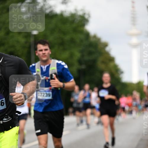 29.06.2025 - hella hamburg halbmarathon Dr. Thomas Lammeyer http://msf.ph/oto/8183338 29.06.2025 10:10:38 Kennedybrücke 1766, 1936, 1981, 4542, 4550, 4666, 5431, 5951, 8051, 8744, 8960, 10214, 10736, 10886 meine-sportfotos.de