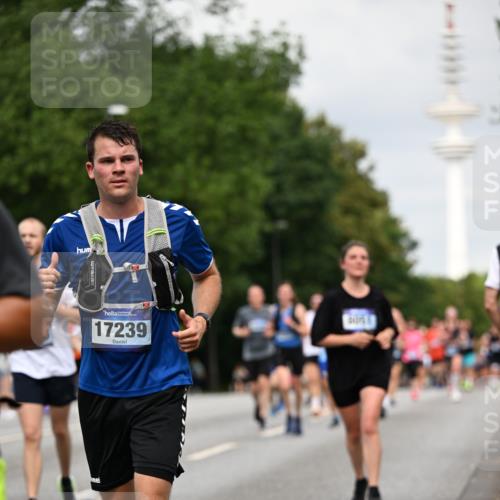 29.06.2025 - hella hamburg halbmarathon Dr. Thomas Lammeyer http://msf.ph/oto/8183357 29.06.2025 10:10:38 Kennedybrücke 1766, 1936, 1981, 4542, 4550, 4666, 5431, 5951, 8051, 8744, 8960, 10214, 10736, 10886 meine-sportfotos.de