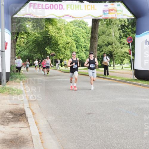 29.06.2025 - hella hamburg halbmarathon MichiJ http://msf.ph/oto/8183358 29.06.2025 10:17:47 Zwischen KM18-KM19 1122, 4678, 7651, 12529, 15576, 17354, 19042 meine-sportfotos.de