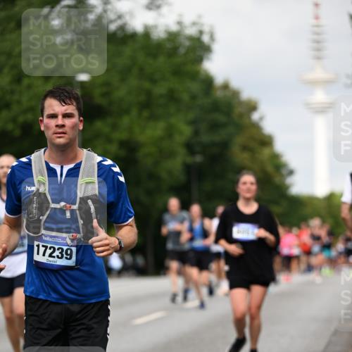 29.06.2025 - hella hamburg halbmarathon Dr. Thomas Lammeyer http://msf.ph/oto/8183370 29.06.2025 10:10:39 Kennedybrücke 1766, 1936, 1981, 4542, 4550, 4666, 5431, 5951, 8051, 8744, 8960, 10214, 10736, 10886 meine-sportfotos.de