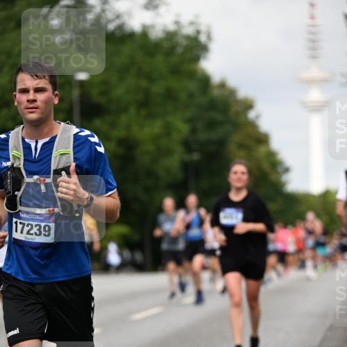 29.06.2025 - hella hamburg halbmarathon Dr. Thomas Lammeyer http://msf.ph/oto/8183372 29.06.2025 10:10:39 Kennedybrücke 1766, 1936, 1981, 4542, 4550, 4666, 5431, 5951, 8051, 8744, 8960, 10214, 10736, 10886 meine-sportfotos.de