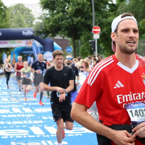 29.06.2025 - hella hamburg halbmarathon Zöllner http://msf.ph/oto/8183390 29.06.2025 10:32:57 Ziel 4463, 4749, 6358, 10453, 12290, 13686, 16425, 18687, 19059 meine-sportfotos.de