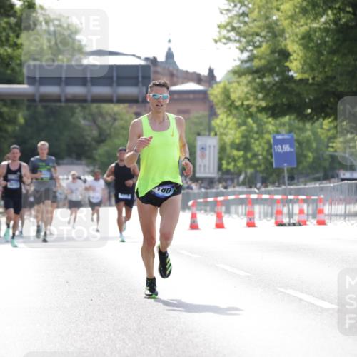 29.06.2025 - hella hamburg halbmarathon Jannik Wohlers http://msf.ph/oto/8183432 29.06.2025 09:43:04 Lombardsbrücke 1271, 2180, 6090, 7380, 9565, 9767, 10867, 13374, 14757, 15483, 15671, 18328, 18693, 18695, 18989 meine-sportfotos.de