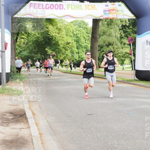 29.06.2025 - hella hamburg halbmarathon MichiJ http://msf.ph/oto/8183434 29.06.2025 10:17:48 Zwischen KM18-KM19 1122, 4678, 7651, 12529, 15576, 17354, 18567, 19042 meine-sportfotos.de