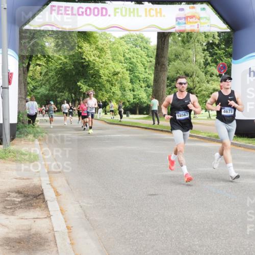 29.06.2025 - hella hamburg halbmarathon MichiJ http://msf.ph/oto/8183486 29.06.2025 10:17:48 Zwischen KM18-KM19 1122, 4678, 7651, 12529, 15576, 17354, 18567, 19042 meine-sportfotos.de
