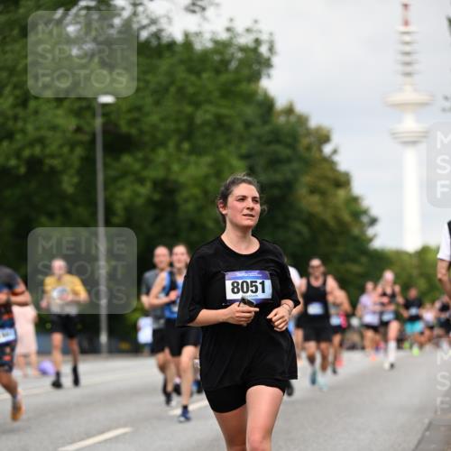 29.06.2025 - hella hamburg halbmarathon Dr. Thomas Lammeyer http://msf.ph/oto/8183508 29.06.2025 10:10:41 Kennedybrücke 1766, 1936, 1981, 4550, 4666, 5431, 5951, 6572, 8051, 8960, 10214, 10736, 10886 meine-sportfotos.de