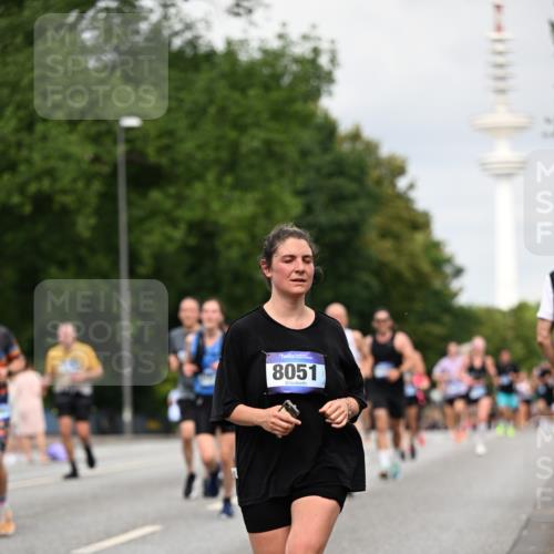 29.06.2025 - hella hamburg halbmarathon Dr. Thomas Lammeyer http://msf.ph/oto/8183512 29.06.2025 10:10:41 Kennedybrücke 1766, 1936, 1981, 4550, 4666, 5431, 5951, 6572, 8051, 8960, 10214, 10736, 10886 meine-sportfotos.de