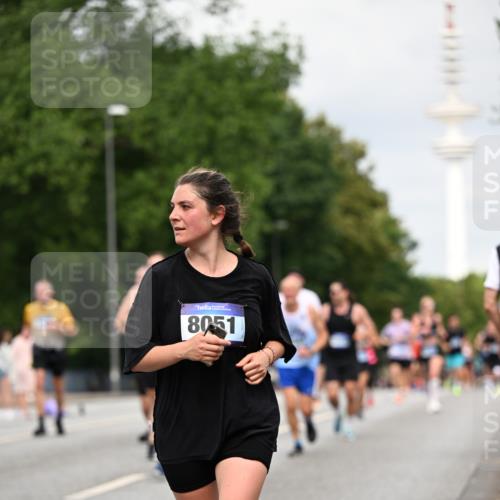 29.06.2025 - hella hamburg halbmarathon Dr. Thomas Lammeyer http://msf.ph/oto/8183538 29.06.2025 10:10:41 Kennedybrücke 1766, 1936, 1981, 4550, 4666, 5431, 5951, 6572, 8051, 8960, 10214, 10736, 10886 meine-sportfotos.de