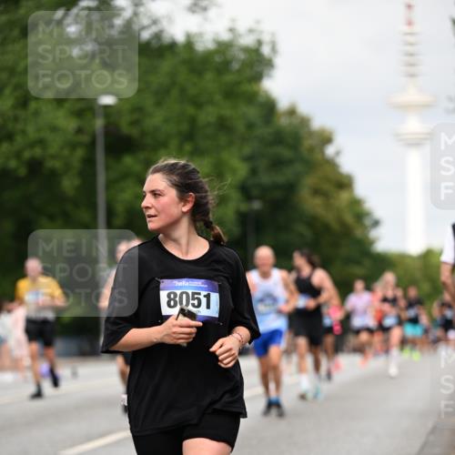 29.06.2025 - hella hamburg halbmarathon Dr. Thomas Lammeyer http://msf.ph/oto/8183542 29.06.2025 10:10:41 Kennedybrücke 1766, 1936, 1981, 4550, 4666, 5431, 5951, 6572, 8051, 8960, 10214, 10736, 10886 meine-sportfotos.de