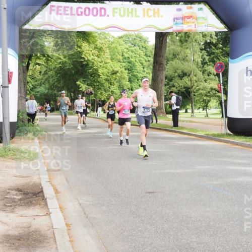 29.06.2025 - hella hamburg halbmarathon MichiJ http://msf.ph/oto/8183557 29.06.2025 10:17:51 Zwischen KM18-KM19 4678, 7651, 8731, 12529, 15576, 17354, 18567, 19042 meine-sportfotos.de