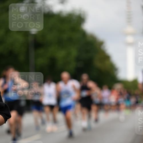 29.06.2025 - hella hamburg halbmarathon Dr. Thomas Lammeyer http://msf.ph/oto/8183650 29.06.2025 10:10:43 Kennedybrücke 1245, 1766, 1936, 1981, 4550, 4666, 5431, 5951, 6572, 8051, 8960, 10297, 10736, 10886 meine-sportfotos.de