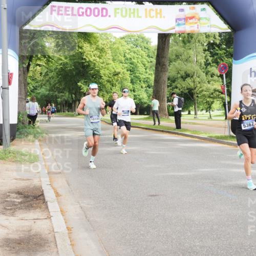 29.06.2025 - hella hamburg halbmarathon MichiJ http://msf.ph/oto/8183820 29.06.2025 10:17:54 Zwischen KM18-KM19 4678, 5367, 8731, 10106, 16377, 18567, 18832 meine-sportfotos.de