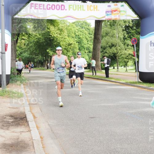 29.06.2025 - hella hamburg halbmarathon MichiJ http://msf.ph/oto/8183852 29.06.2025 10:17:54 Zwischen KM18-KM19 4678, 5367, 8731, 10106, 16377, 18567, 18832 meine-sportfotos.de