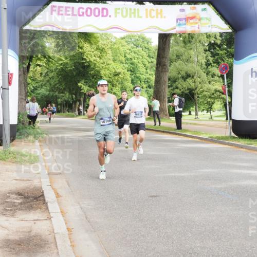 29.06.2025 - hella hamburg halbmarathon MichiJ http://msf.ph/oto/8183864 29.06.2025 10:17:54 Zwischen KM18-KM19 4678, 5367, 8731, 10106, 16377, 18567, 18832 meine-sportfotos.de