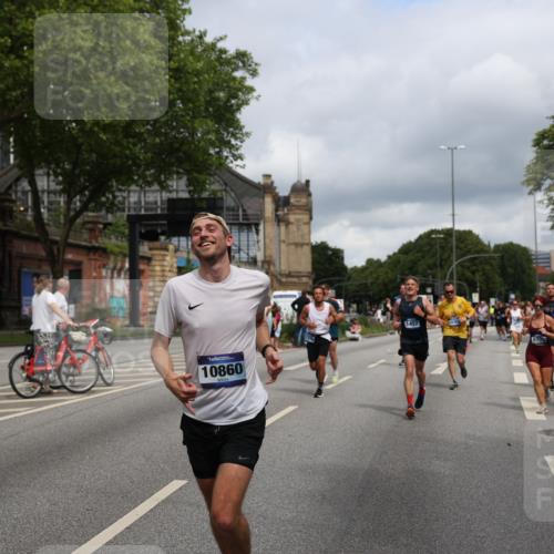 29.06.2025 - hella hamburg halbmarathon Yannick Fuchs http://msf.ph/oto/8183879 29.06.2025 10:43:25 20KM 1094, 1342, 1381, 1452, 1476, 2013, 2504, 2592, 2596, 2706, 2889, 2937, 3060, 4017, 4183, 4185, 4847, 4890, 5460, 5705, 6158, 7067, 7297, 8112, 8302, 8821, 9038, 9126, 9213, 9463, 9619, 9649, 9661, 9695, 10053, 10184, 10859, 10860, 11340, 11519, 11579, 11679, 11779, 11977, 12094, 12421, 12533, 12670, 13233, 13269, 13688, 14526, 15384, 15422, 15523, 15857, 15894, 16114, 16369, 16592, 16627, 16731, 17173, 17632, 18842, 18873, 18887 meine-sportfotos.de