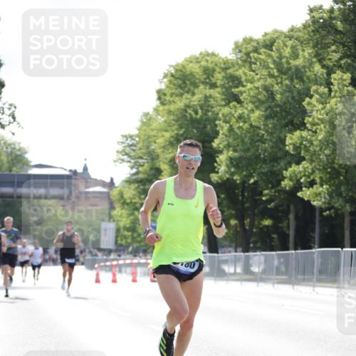29.06.2025 - hella hamburg halbmarathon Jannik Wohlers http://msf.ph/oto/8183891 29.06.2025 09:43:06 Lombardsbrücke 1271, 2075, 2180, 6090, 7380, 8318, 9767, 13374, 15023, 15483, 15671 meine-sportfotos.de