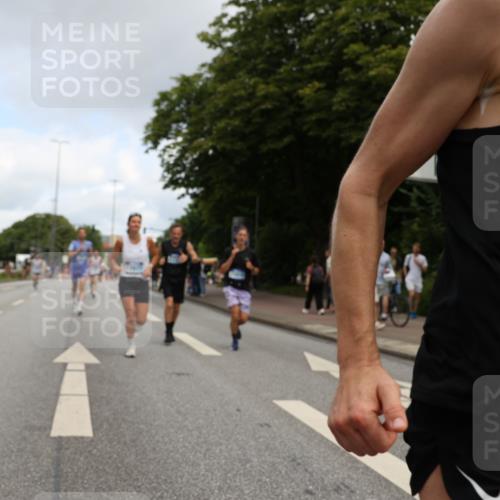 29.06.2025 - hella hamburg halbmarathon Yannick Fuchs http://msf.ph/oto/8183930 29.06.2025 10:29:02 20KM 1080, 2228, 2879, 3005, 5550, 6305, 7534, 7884, 7901, 9376, 9519, 11019, 11202, 11230, 13771, 14448, 14549, 15500, 15902, 16148, 16243, 16417, 17751, 17877, 18026, 18837, 18906 meine-sportfotos.de