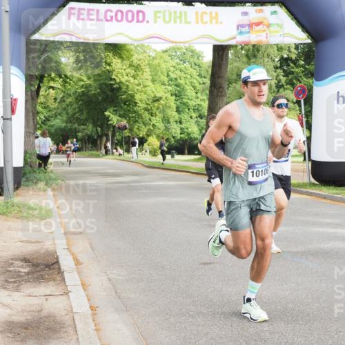 29.06.2025 - hella hamburg halbmarathon MichiJ http://msf.ph/oto/8183939 29.06.2025 10:17:55 Zwischen KM18-KM19 4678, 5367, 8731, 10106, 13383, 16377, 18567, 18832 meine-sportfotos.de