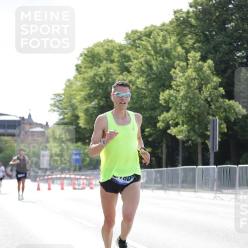 29.06.2025 - hella hamburg halbmarathon Jannik Wohlers http://msf.ph/oto/8183962 29.06.2025 09:43:06 Lombardsbrücke 1271, 2075, 2180, 6090, 7380, 8318, 9767, 13374, 15023, 15483, 15671 meine-sportfotos.de