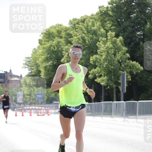 29.06.2025 - hella hamburg halbmarathon Jannik Wohlers http://msf.ph/oto/8183981 29.06.2025 09:43:06 Lombardsbrücke 1271, 2075, 2180, 6090, 7380, 8318, 9767, 13374, 15023, 15483, 15671 meine-sportfotos.de