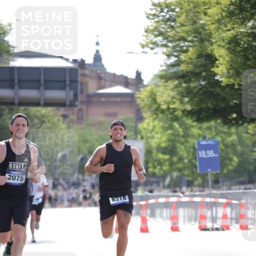 29.06.2025 - hella hamburg halbmarathon Jannik Wohlers http://msf.ph/oto/8184015 29.06.2025 09:43:08 Lombardsbrücke 1271, 2075, 2180, 6090, 7380, 8318, 15023, 17893 meine-sportfotos.de