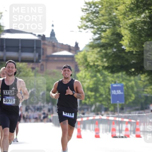 29.06.2025 - hella hamburg halbmarathon Jannik Wohlers http://msf.ph/oto/8184050 29.06.2025 09:43:08 Lombardsbrücke 1271, 2075, 2180, 6090, 7380, 8318, 15023, 17893 meine-sportfotos.de