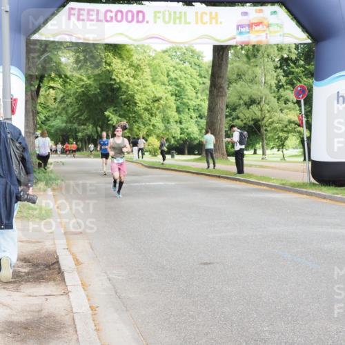 29.06.2025 - hella hamburg halbmarathon MichiJ http://msf.ph/oto/8184088 29.06.2025 10:18:02 Zwischen KM18-KM19 13383, 18832 meine-sportfotos.de