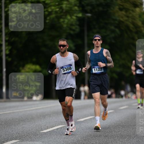 29.06.2025 - hella hamburg halbmarathon Dr. Thomas Lammeyer http://msf.ph/oto/8184131 29.06.2025 09:47:21 Kennedybrücke 1122, 1953, 3189, 3379, 5308, 5344, 7231, 7793, 8975, 9047, 9079, 10106, 10173, 11150 meine-sportfotos.de