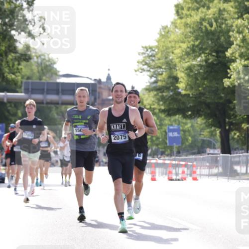 29.06.2025 - hella hamburg halbmarathon Jannik Wohlers http://msf.ph/oto/8184137 29.06.2025 09:43:09 Lombardsbrücke 1271, 2075, 2180, 6090, 7380, 8318, 15023, 17893 meine-sportfotos.de